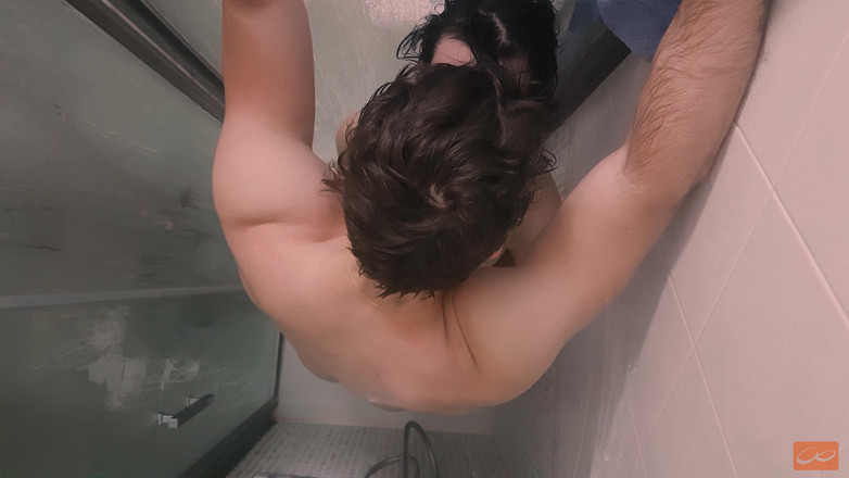 Unlimited Orgasm: Je baise ma demi-sœur sous la douche pendant que nos...