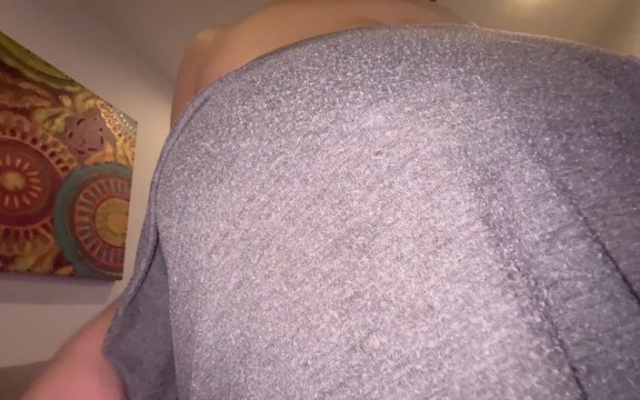 VeeVee Vixen: 継母は彼女の巨大なおっぱいで遊ぶ