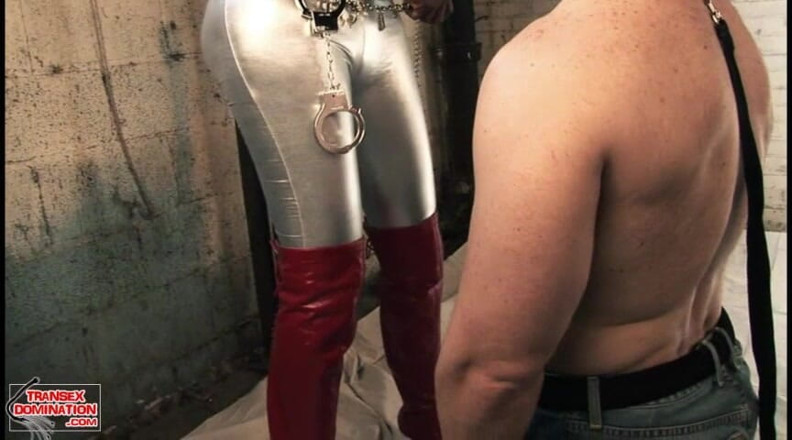 Transex domination: Brownie reitet ihren sub