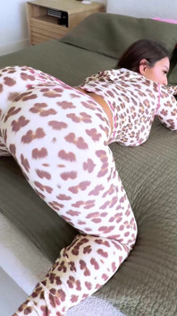 Une belle-mère latina à gros cul taquine son beau-fils - Lexis Star
