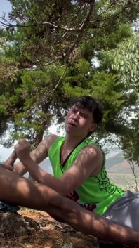 내 친구가 숲 한가운데서 우유를 시험해보게 해줘