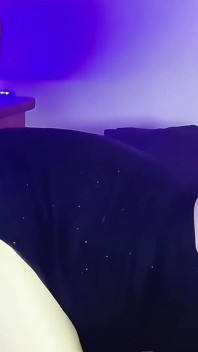 Gieriger Femboy Kümmert Sich Um Großen Schwanz BBC