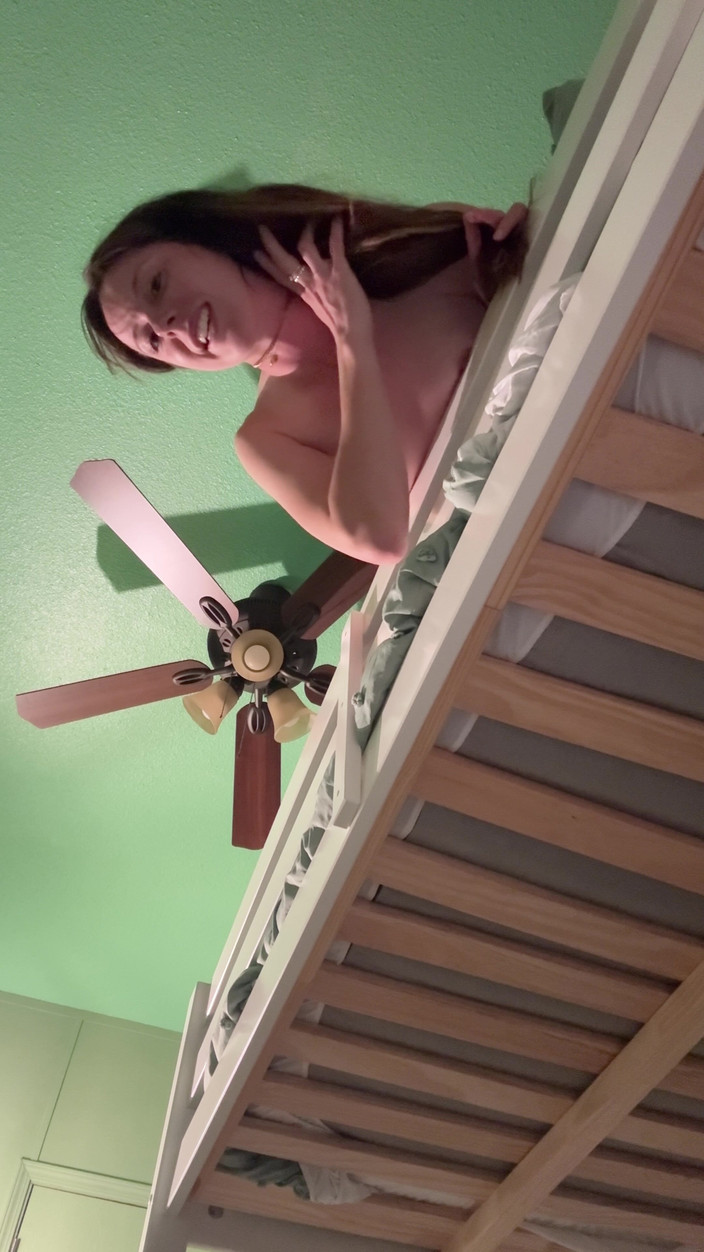 Nadia Foxx: Rooming s tvou nevlastní sestrou se promění v sexuální .... To...