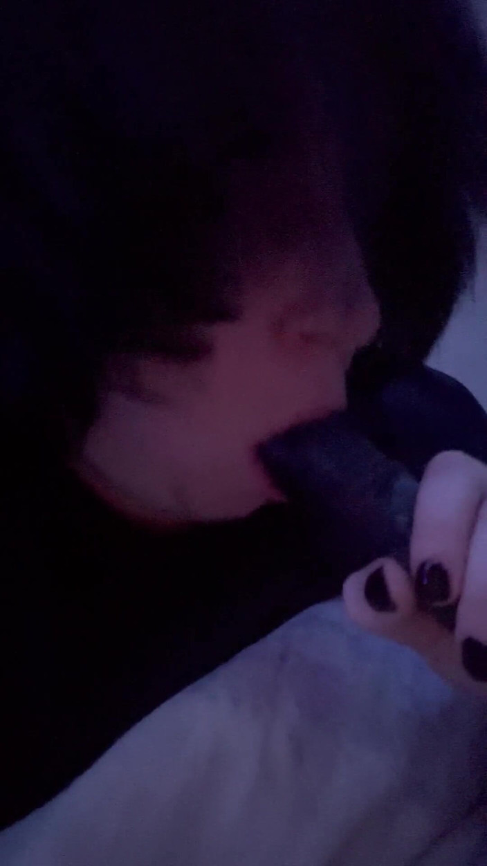 Sexualescape69: ディルドをしゃぶりながら、きれいに濡れてる