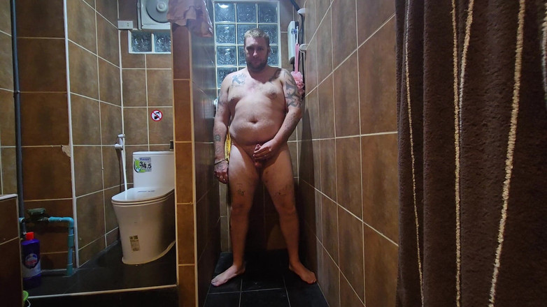 Jimbob Star GAY: Jimbob pist op zijn voeten en buik