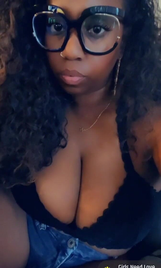 Diamond: Titta på mig och min behå