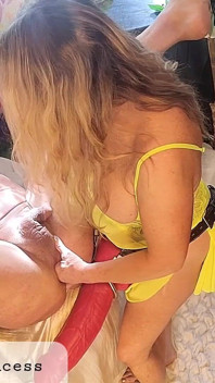 Domslut Fingers and Pegs Her Sissy Slut com Strapon Dildo, Redboy9, Mrhankeystoys Harness por Carmen