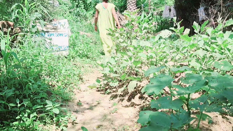 Trilokinath: Video mms tante di luar ruangan episode hari ini audio...