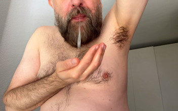 Beardedcummer: Ketiak berbulu, meludah, menghidu dan menyembah