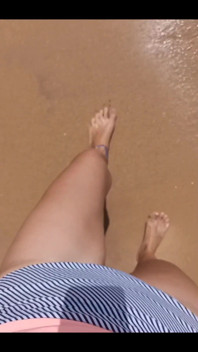 Pee Spotting the Beach