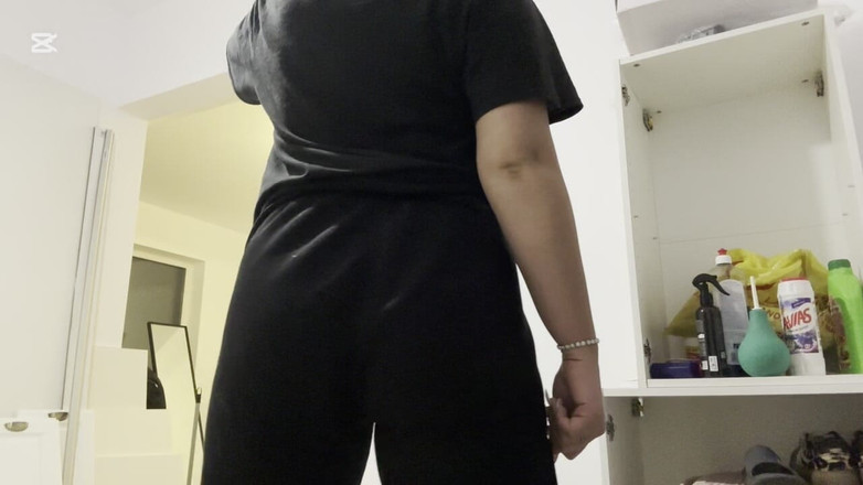 NipsAndStrips: Scoreggia alla mia nuova affitto