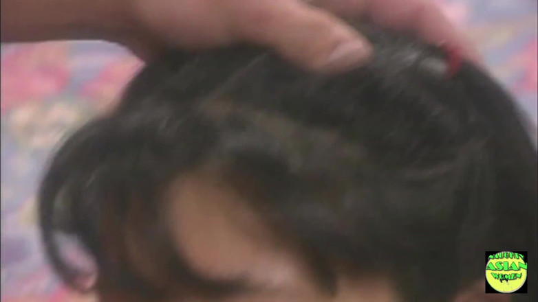 Naughty Asian Women: Una graziosa gattina delle ragazze asiatiche è totalmente penetrata da un...