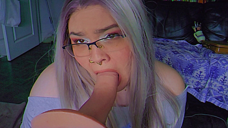 MyPrejacBoyfriend: Si esercita nel pompino con il mio grosso dildo realistico