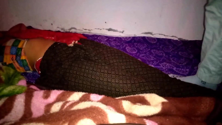 Ritu: Video làm tình nóng bỏng lãng mạn với mẹ kế