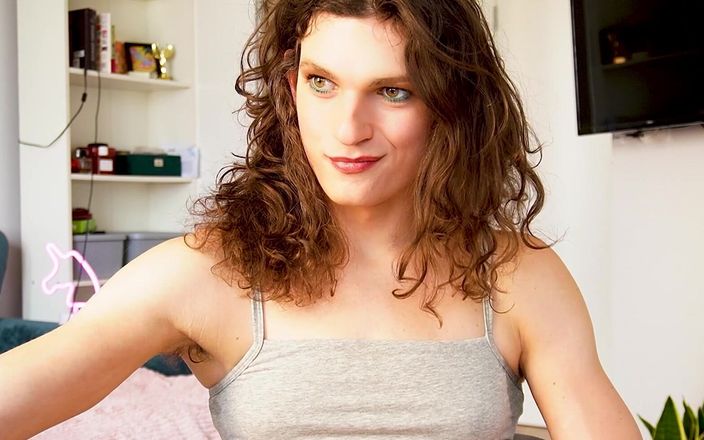 Medi Voi: 後ろから連れて行ってくれますか?お尻のひよこであなたの顔を感じたい
