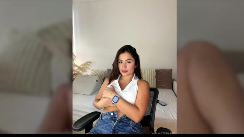 Ayumi Hall: Ich Will Zu Hause Masturbieren, Aber Meine Nachbarn Beobachten Mich...