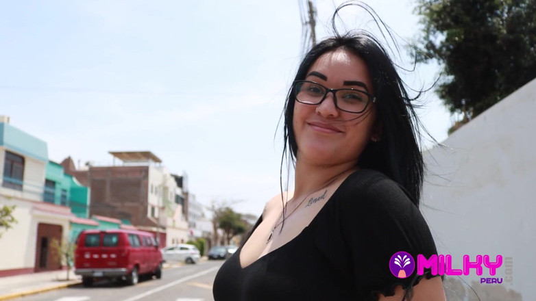 Milky Peru: Jazmin Caught Her Fan