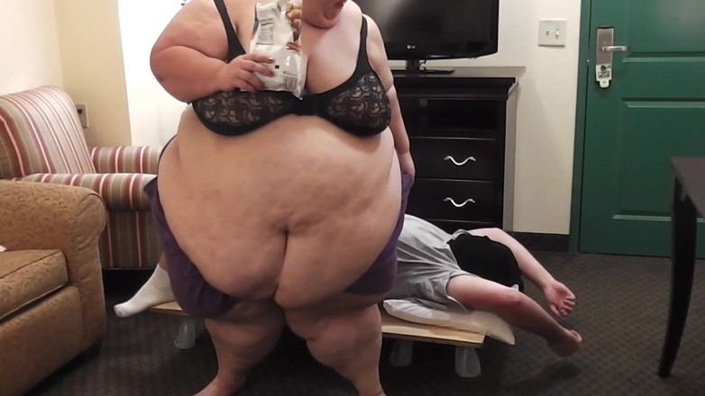 Full Weight Productions: BigmommaKat- You act like my ass is heavy!