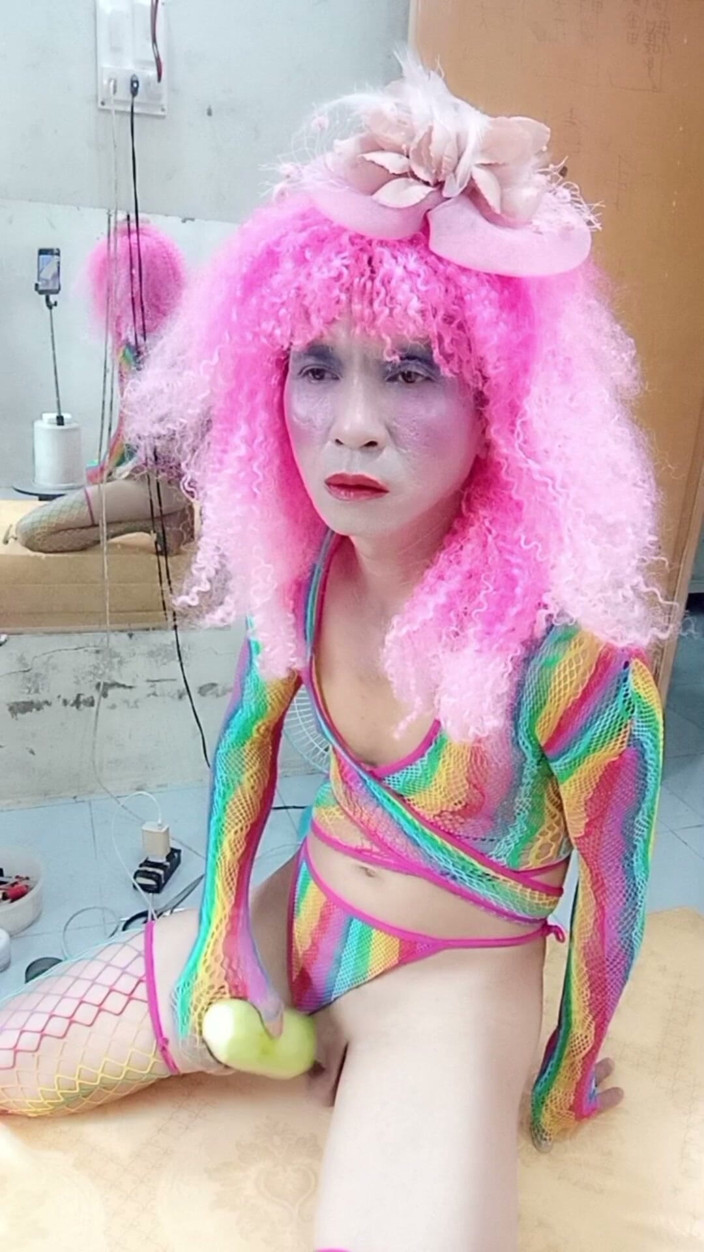 nguyen dang thien tri: Transseksüel Le seksi kıyafetler giyiyor ve bardaklarca seks yapıyor