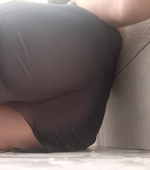 How Good Blue Looks on Me. Eater-ass (Big ass eater)