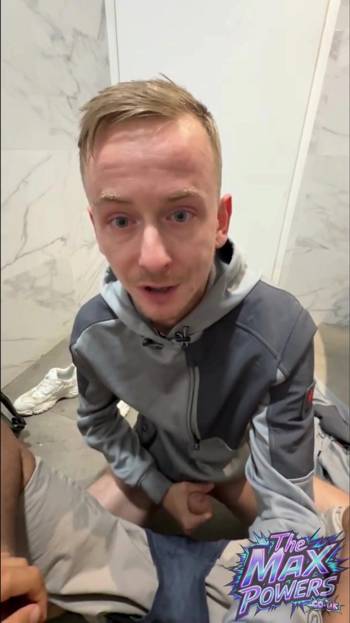 The Max Powers: Liam Harding Y Max Powers Follando En Baños Públicos