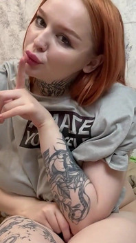 Cute Babe Masturbates and Cums with a Pulsating Pussy
