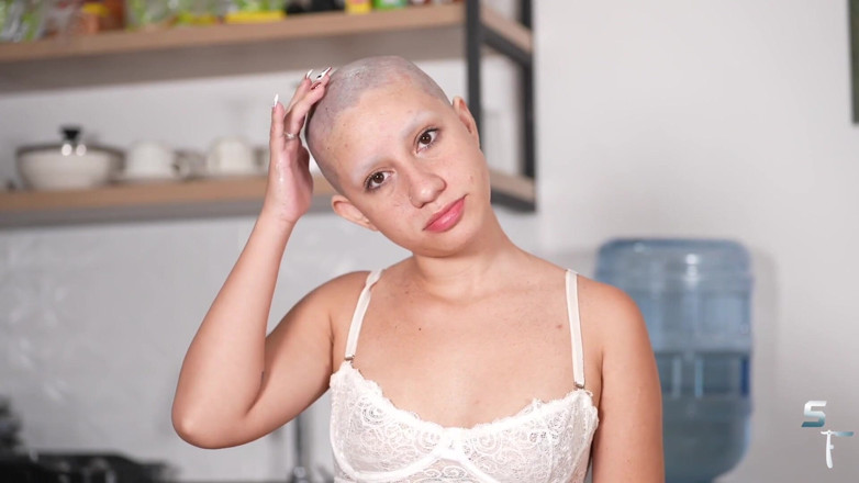 Shave Flix: Yesenia ritorna