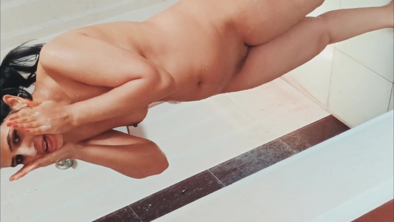 Hot Sis: Step Sister Latika Take Bath in Bathroom Full Nude Full...