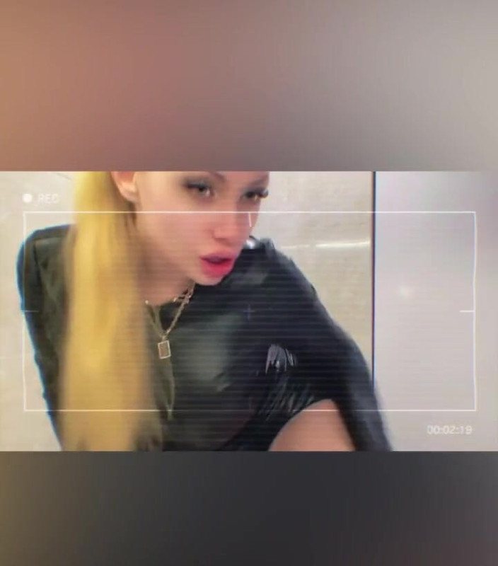 Goddess Misha Goldy: Slintající a škubající moje malá zlatá děvka