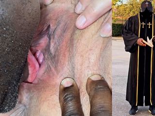 Big ass BBW MILF: Pendeta ini nyekar lidahnya sampai dalam banget di memek tebalnya,...