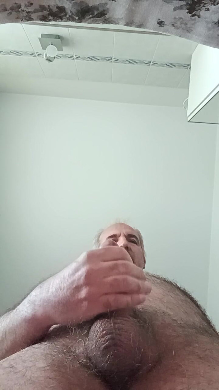 Setesesso7: Tutorial para uma agradável massagem no pênis com um fluxo...