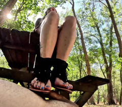 Mistressyammyboots: Paní z lesa: Podřízení se pod chodidly