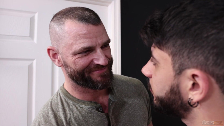 Pride studios: Familycreep - Kamu siap kah? Gay kembar berbulu meniduri cowok hot...