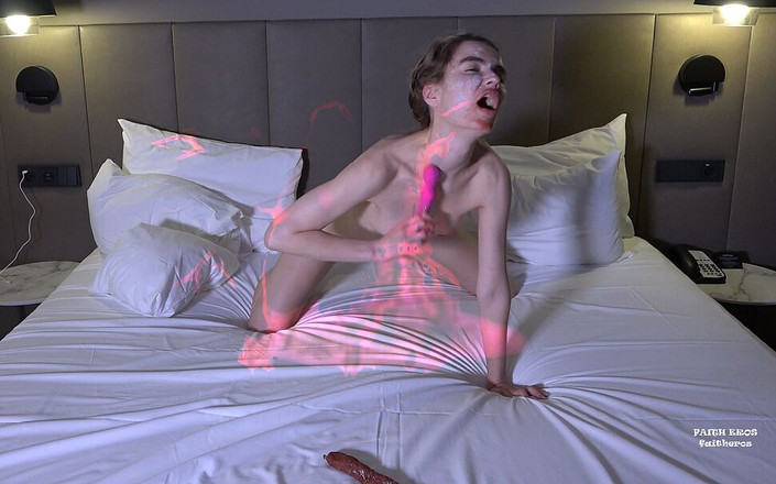 Faith Eros: 你的鸡巴撞倒了一个domme - 廉价的失败者价格