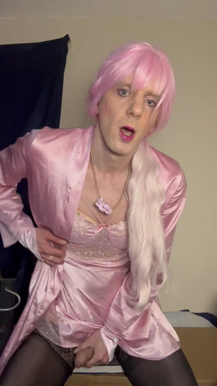 Jessica silk: 딜도를 타는 Jess Silk