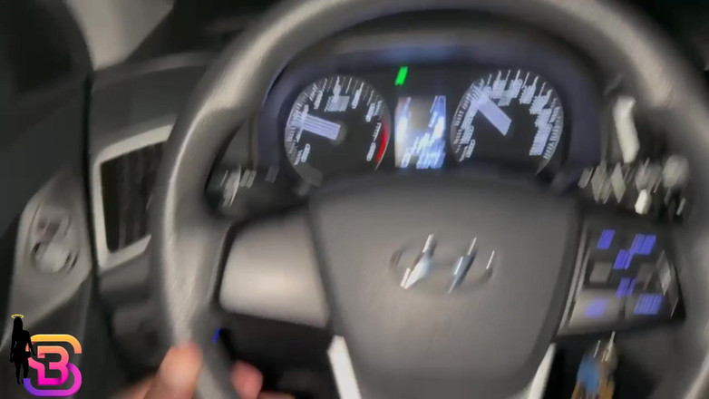 Bruna Santiny Hetero: Я дразнил этого ублюдка, пока он не остановил машину и не трахнул меня очень горячо, кончая мне в маленький рот в конце