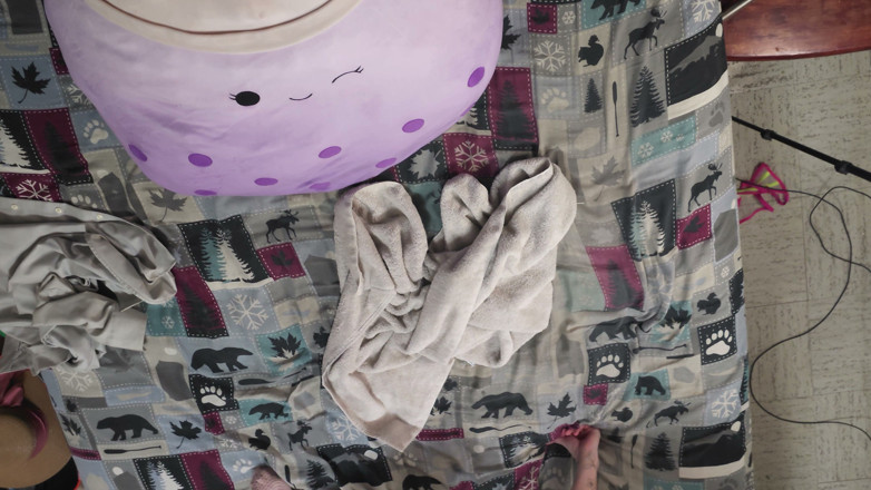 PineapplePie1111: Taboo Secrets I Need a Baby Stepdaddy. Nobody's Home!