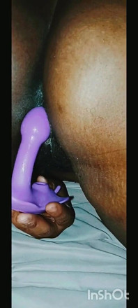 Lola让她的阴户流白浆!!