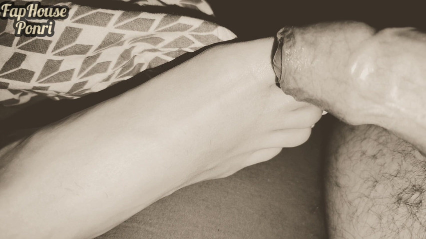 Secretly Touching My Stepsister's Legs with My Dick While She's Playing on the Phone (Ponri)