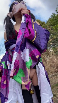 Nr. 104 O frumusețe fantomă de kimono care a apărut în câmpul de iarnă Un travestit merge în soare - Partea 1