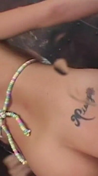 สาวผู้ใหญ่ในท่อระบายความร้อนทุกควยแข็ง