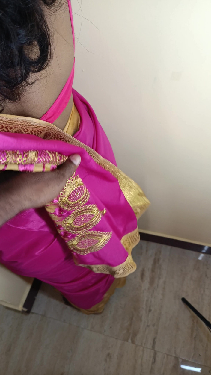 Laxi ammu: प्यारी संरचना के साथ सौतेली बहन का हॉट रोमांस