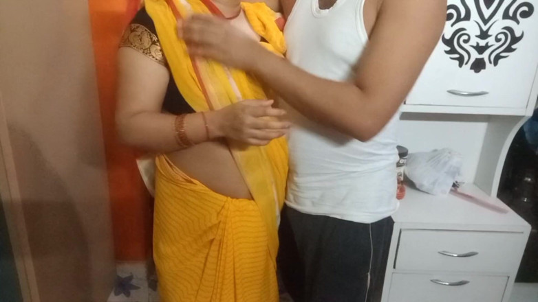 Manjushukla: Indian Cute Bhabhi Having Romance