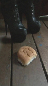 อาหารค่ํา Boot Pig ของกู