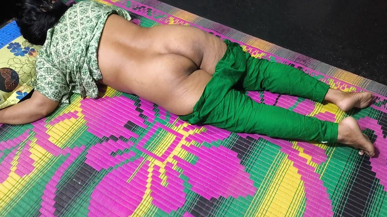 SAFI-SEXY: Анальный секс моей тетушки дези деревенского дома быстро