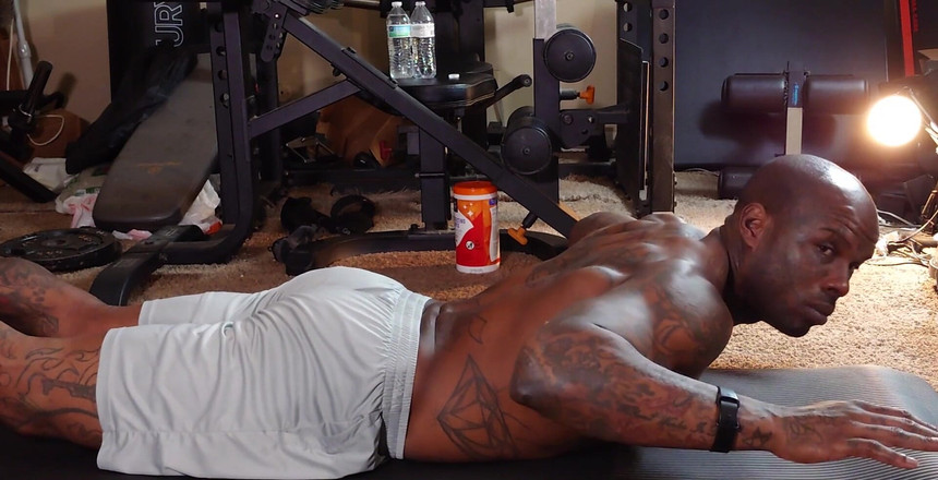 Hallelujah Johnson: Core Training workout Global Core muskler är mer ytliga på bagageutrymmet....