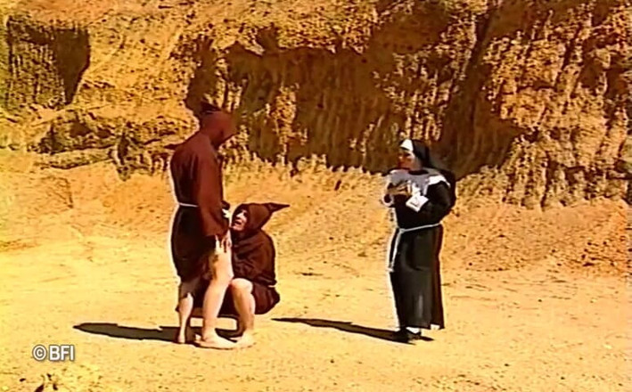 Amazing asses and pussies: Una gangbang per dio
