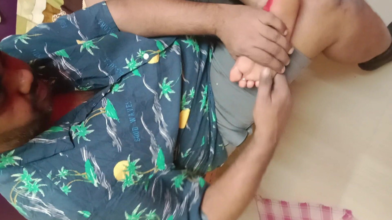 unwelcomeland: Sexy Desi Bhabhi - Spicy &amp; Hot