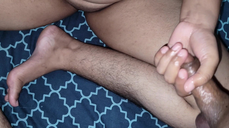 House 3: Het och söt flickvän ensam hemma