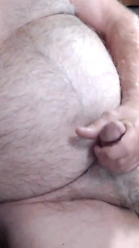 J’adore les poils blancs sur ses testicules